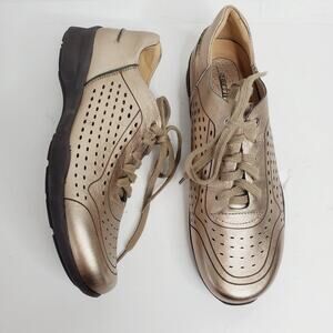 Earth Serval Sneaker Champagne Metallic Nubuck EUC Size 10A